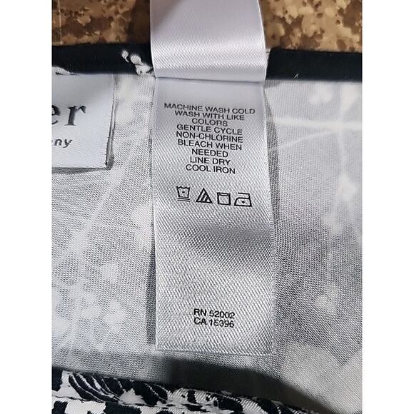 Villager Liz Claiborne Black White Floral Print Midi A-Line Skirt 8 Boho Artsy - Picture 7 of 7